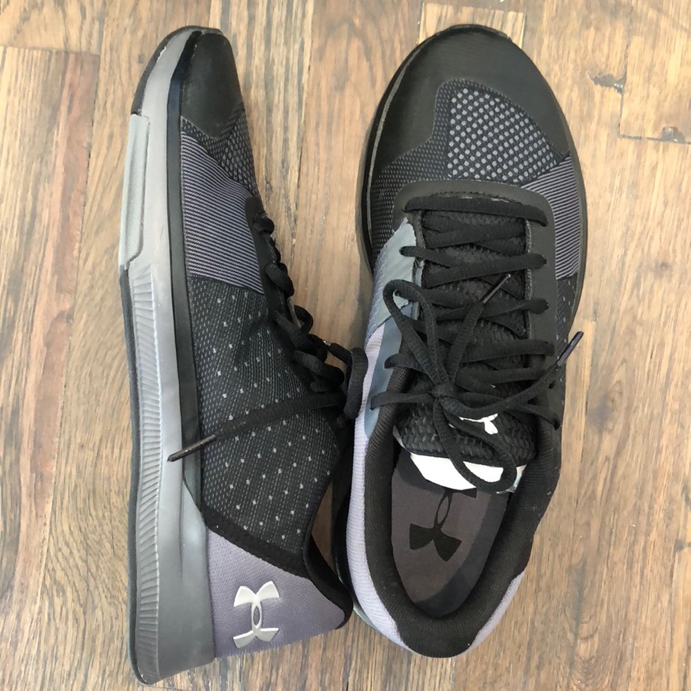 Women’s Under Armour Showstopper Shoes 9.5